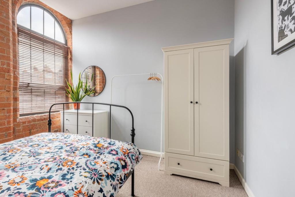 5 Mins Walk From Centre, Spacious City Apt, Open-Plan Nottingham Esterno foto