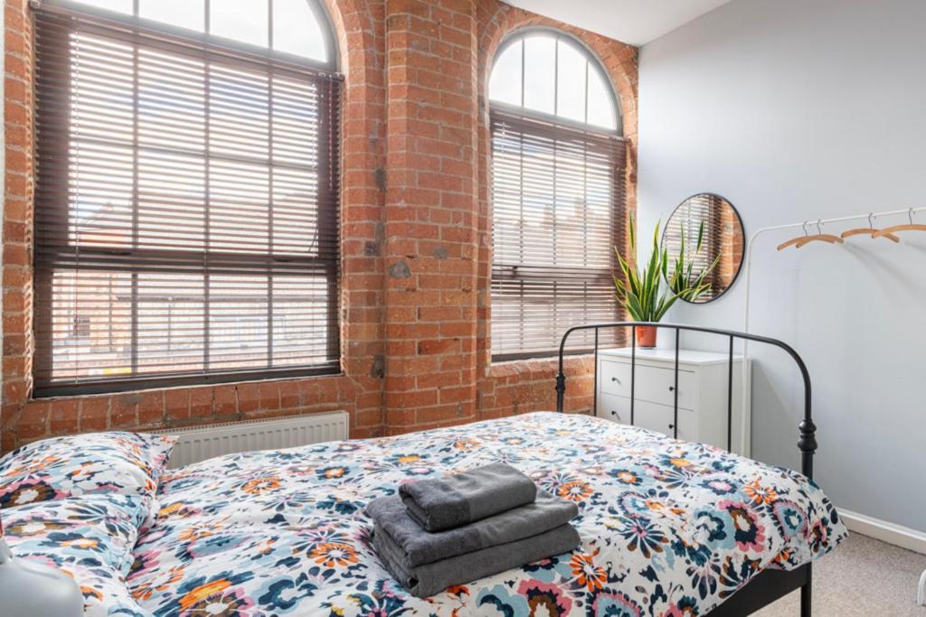 5 Mins Walk From Centre, Spacious City Apt, Open-Plan Nottingham Esterno foto