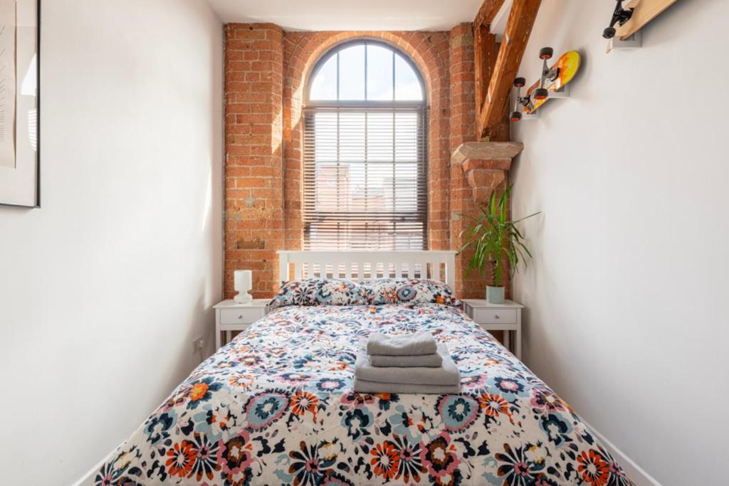 5 Mins Walk From Centre, Spacious City Apt, Open-Plan Nottingham Esterno foto