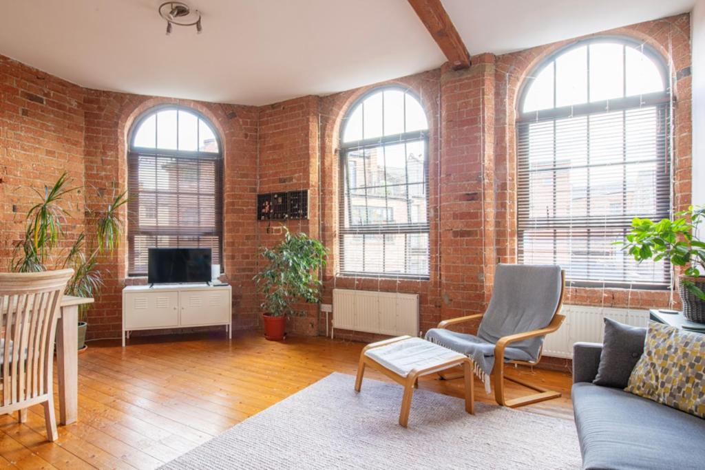 5 Mins Walk From Centre, Spacious City Apt, Open-Plan Nottingham Esterno foto